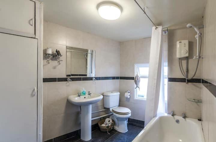 Manorbier Castle Inn Sunset Room מראה חיצוני תמונה